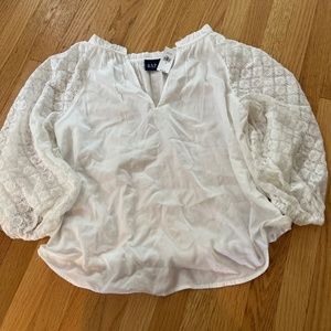 Gap white shirt